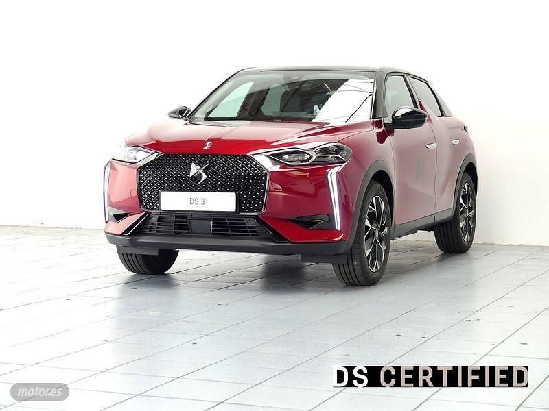 Rojo Usado 2023 DS Automobiles DS3 Opera SUV | 46.469 € - Imagen 1/4