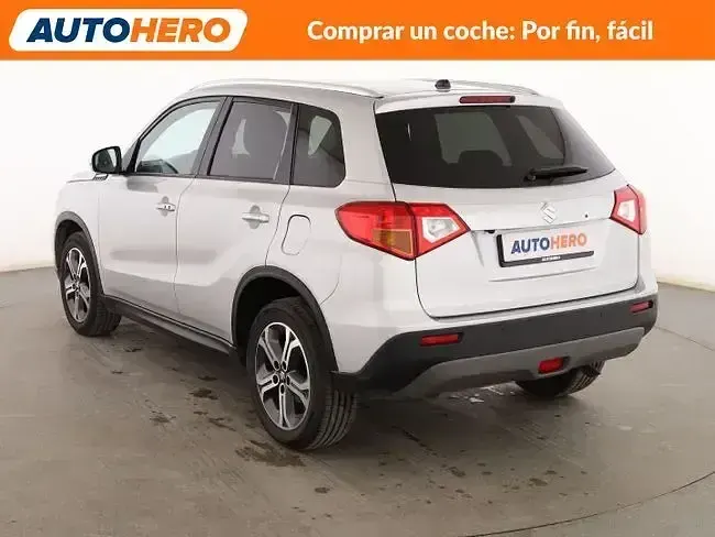 Usado Suzuki Vitara GLX 120 CV (88 kW) 2018 Gris SUV