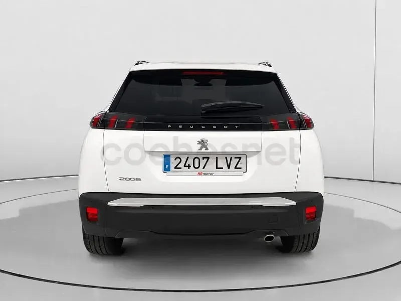 Usado Peugeot 2008 Allure 110 CV (80 kW) 2022 Blanco SUV