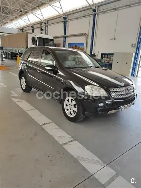 Usado Mercedes ML320 224 CV (164 kW) 2007 Negro SUV