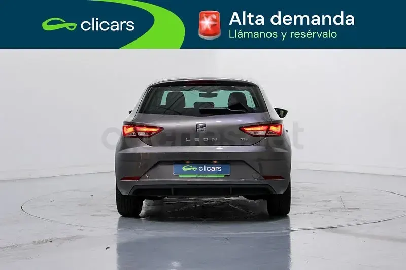Usado Seat Leon Style 110 CV (80 kW) 2017 Blanco Berlina