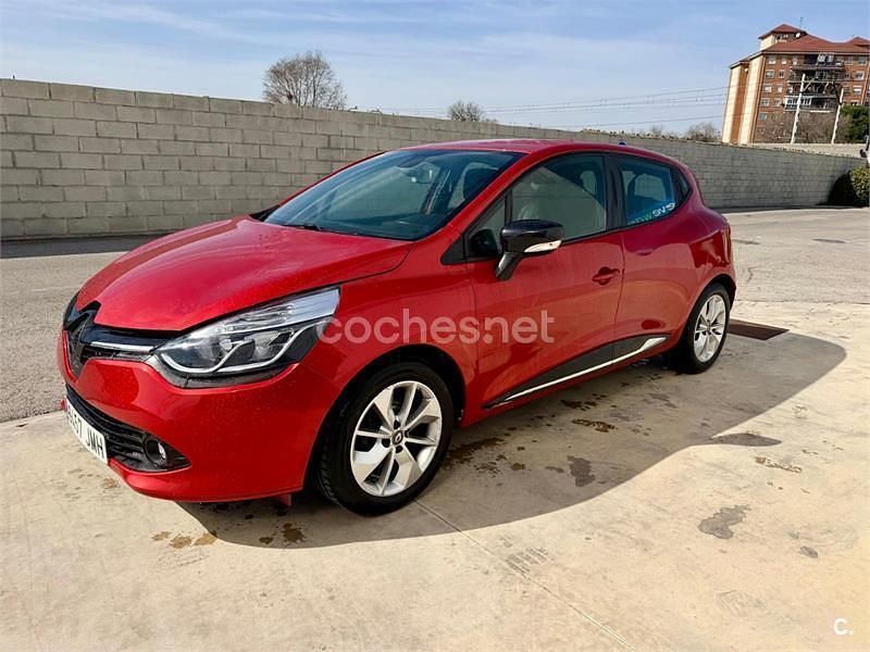 Usado Renault Clio IV Business 90 CV (66 kW) 2016 Rojo Berlina