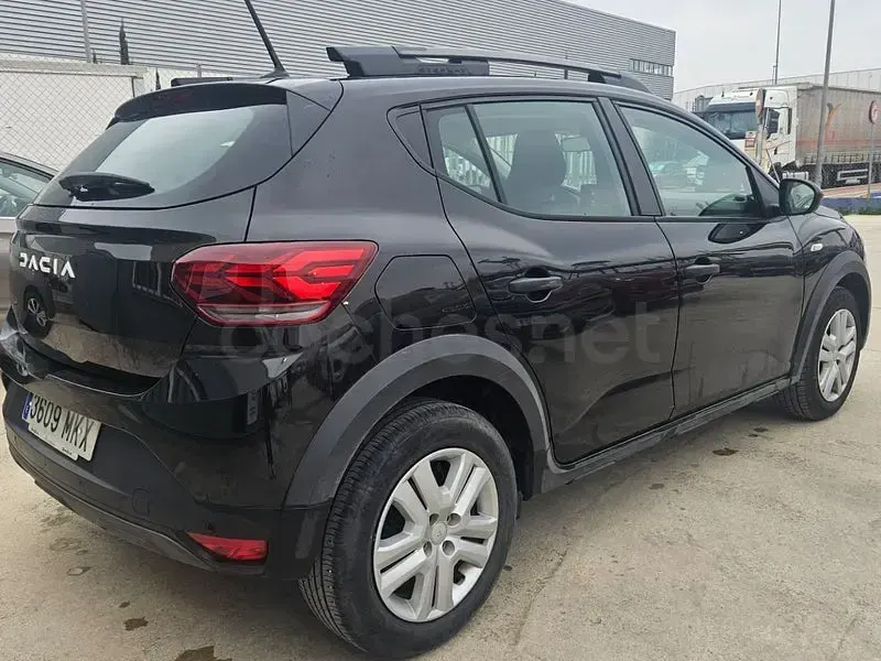 Usado Dacia Sandero Essentiel 91 CV (66 kW) 2023 Negro Berlina