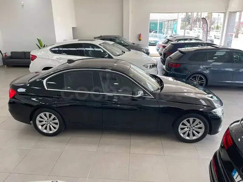 Usado BMW 318 150 CV (110 kW) 2016 Negro Berlina