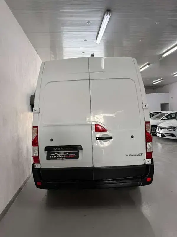 Usado Renault Master 135 CV (99 kW) 2021 Blanco Monovolumen