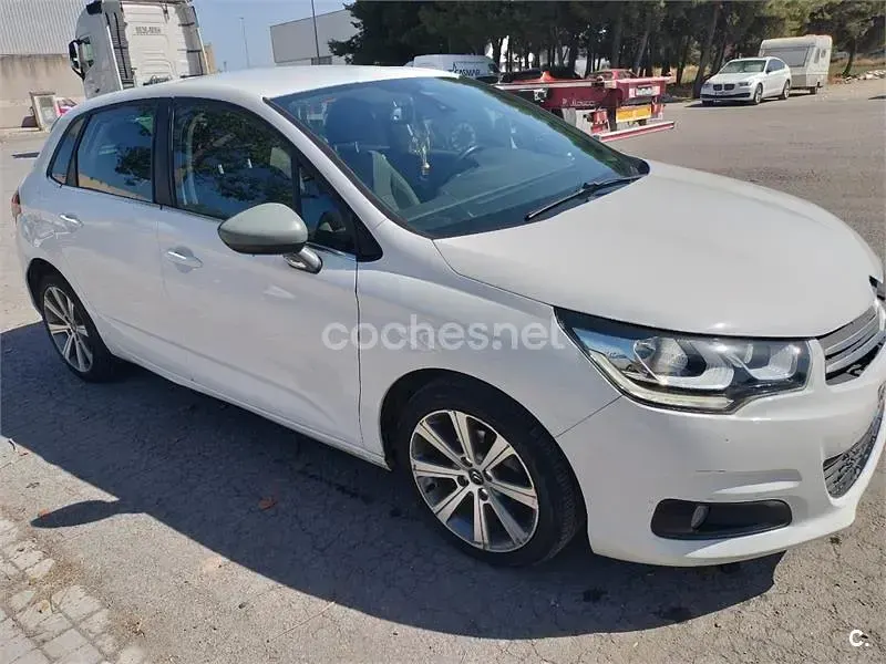 Usado Citroën C4 Feel 99 CV (72 kW) 2015 Blanco Berlina