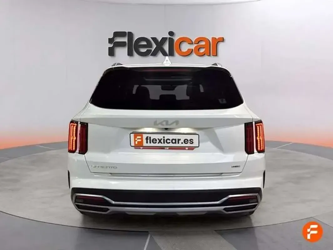 Usado Kia Sorento Plus 232 CV (170 kW) 2024 Blanco SUV