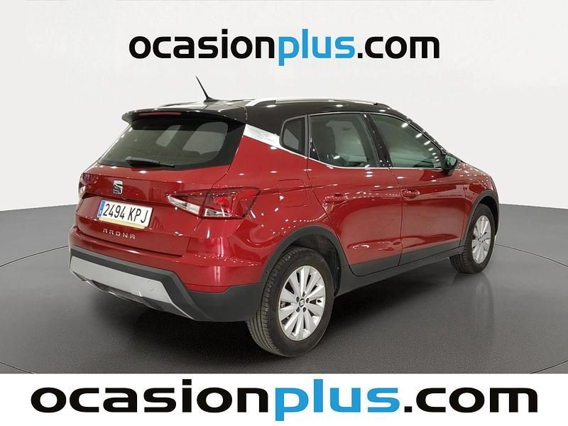 Usado Seat Arona Ecomotive 116 CV (85 kW) 2018 Rojo SUV