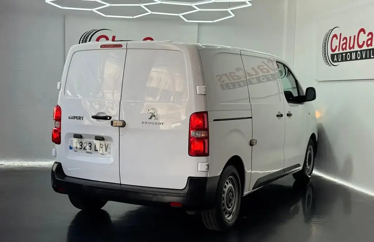 Usado Peugeot Expert Premium 100 CV (73 kW) 2021 Blanco Van