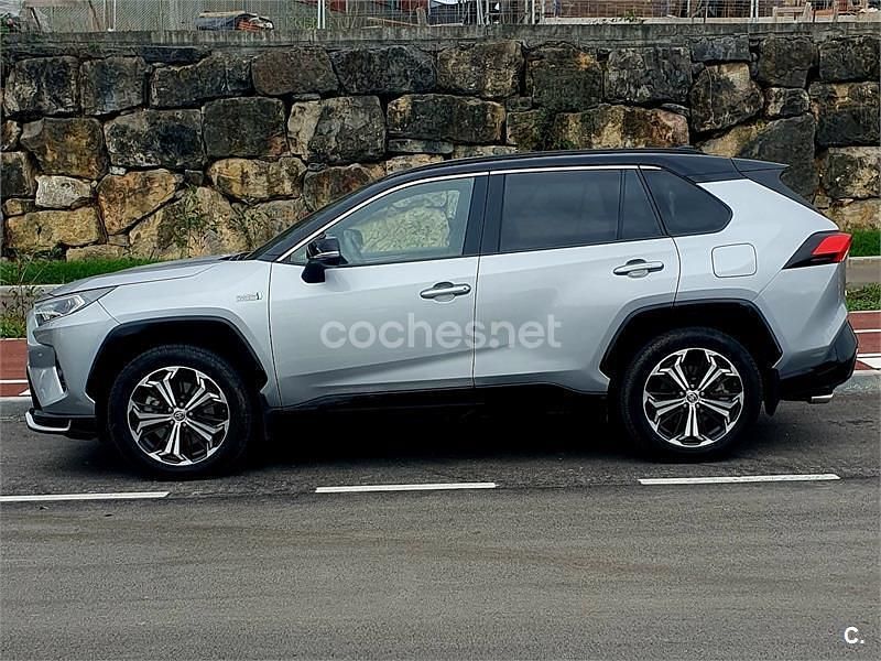 Usado Toyota RAV4 Hybrid Plus 306 CV (225 kW) 2021 Gris / plata SUV