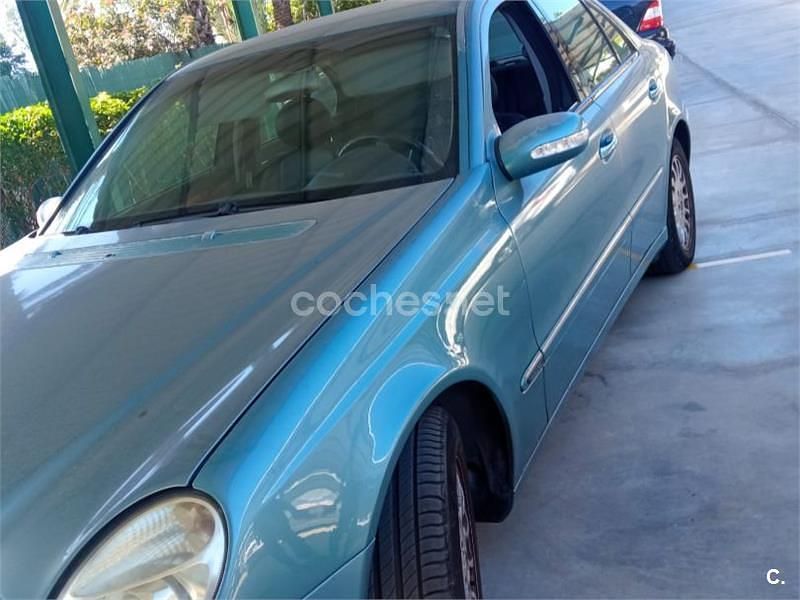 Usado Mercedes E240 Elegance 170 CV (125 kW) 2003 Verde Berlina