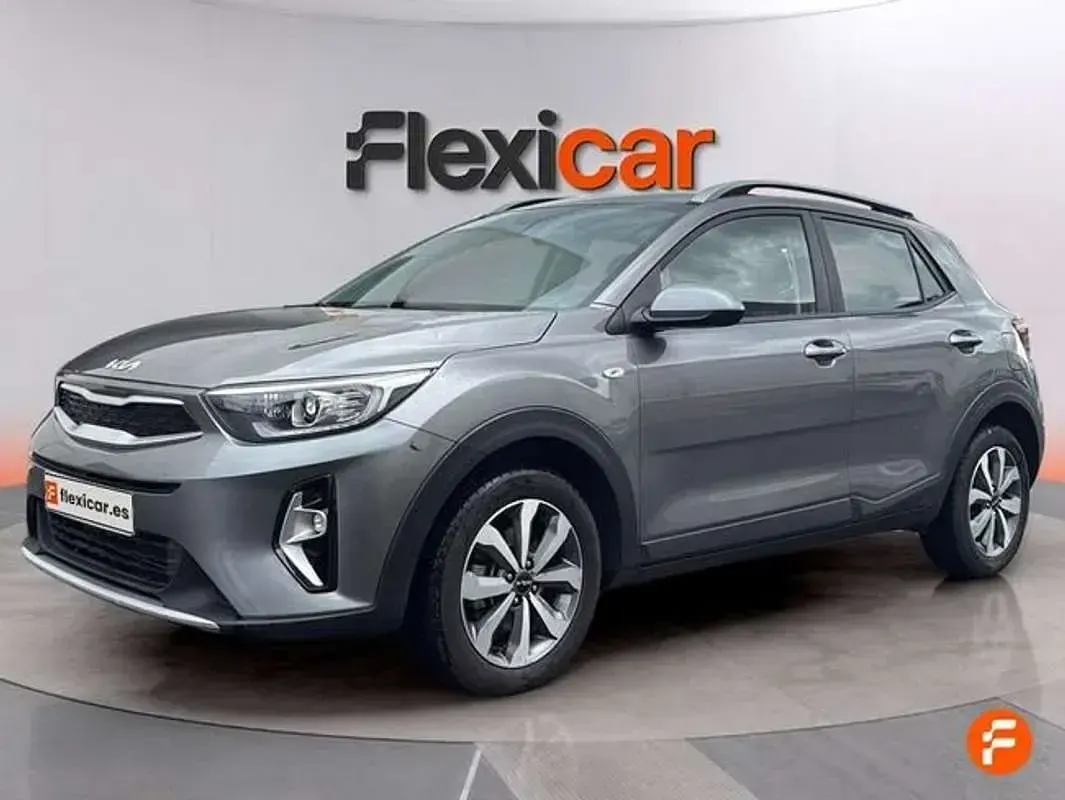 Usado Kia Stonic 84 CV (61 kW) 2023 Gris SUV