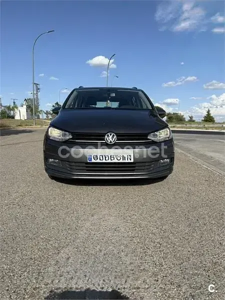 Usado VW Touran Business 115 CV (84 kW) 2017 Gris / plata Monovolumen