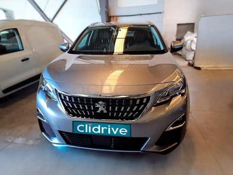 Usado Peugeot 3008 Allure 130 CV (95 kW) 2020 Gris / plata SUV