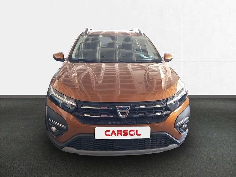 Usado Dacia Sandero Comfort 91 CV (66 kW) 2021 Naranja Utilitario