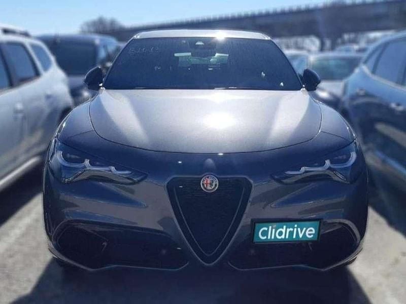 Usado Alfa Romeo Stelvio Veloce 209 CV (153 kW) 2023 Gris SUV