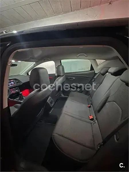 Usado Seat Leon FR 150 CV (110 kW) 2019 Negro Berlina