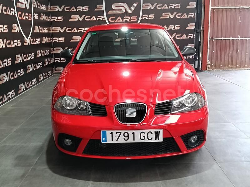 Usado Seat Ibiza 85 CV (62 kW) 2008 Rojo Berlina