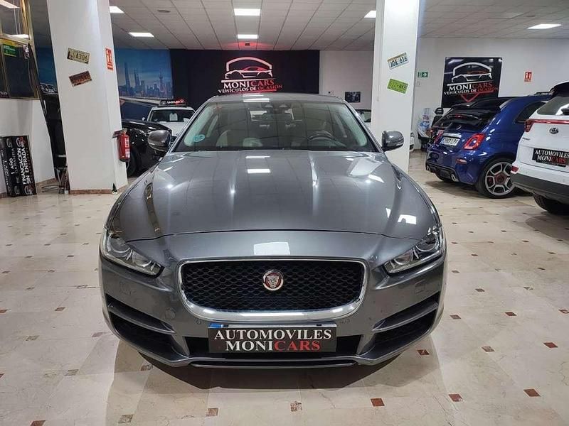 Usado Jaguar XE Pure 179 CV (131 kW) 2016 Gris Berlina