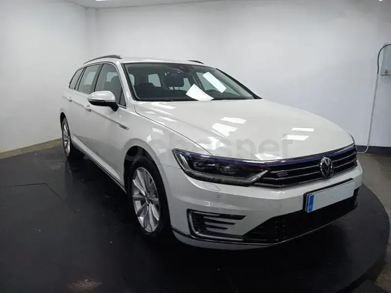Usado VW Passat Business 218 CV (160 kW) 2018 Blanco Familiar