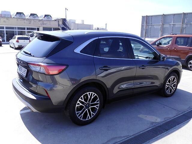 Usado Ford Kuga Titanium 225 CV (165 kW) 2020 Gris / plata SUV