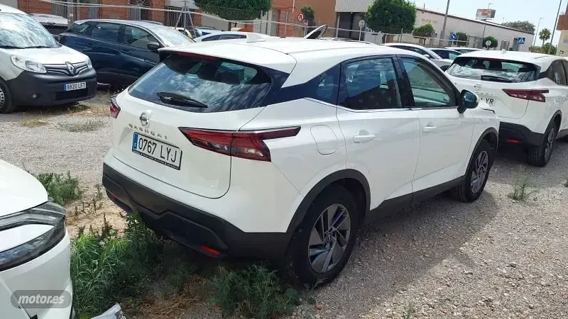 Usado Nissan Qashqai Acenta 140 CV (102 kW) 2022 Blanco SUV