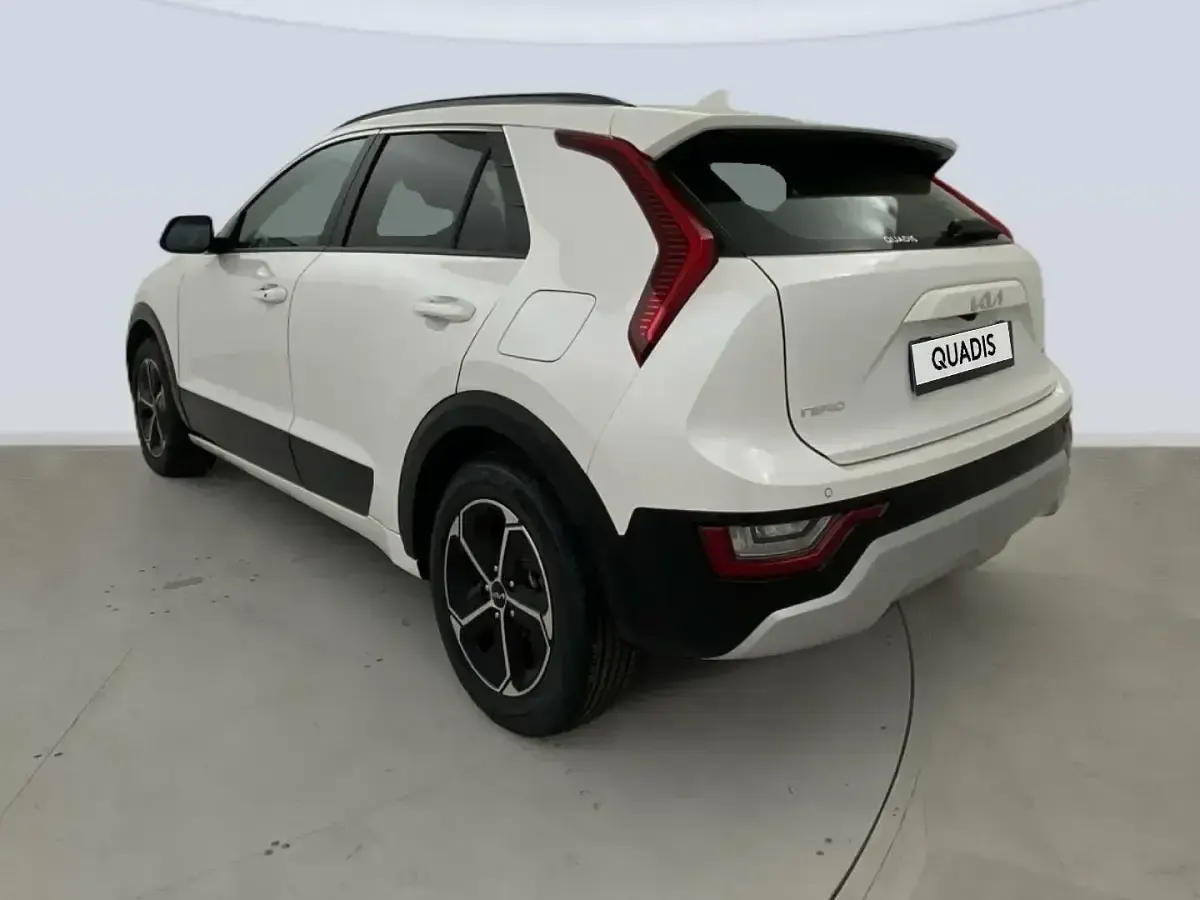 Usado Kia Niro 141 CV (103 kW) 2022 Blanco SUV