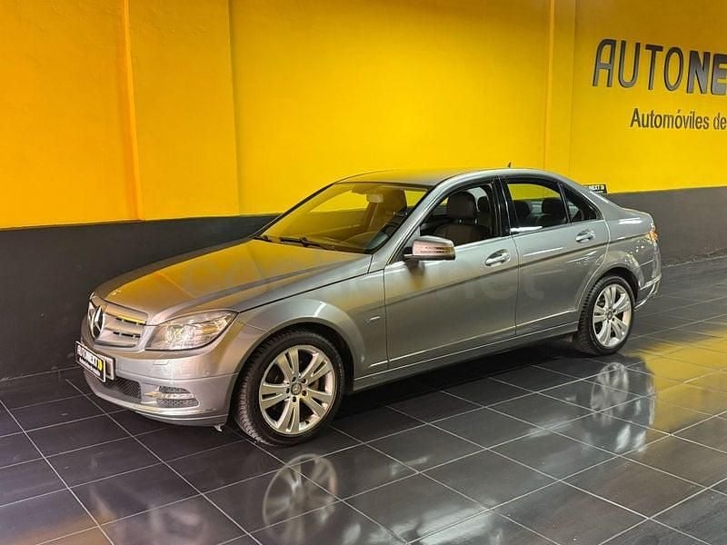 Usado Mercedes C220 Executive 170 CV (125 kW) 2011 Gris / plata Berlina
