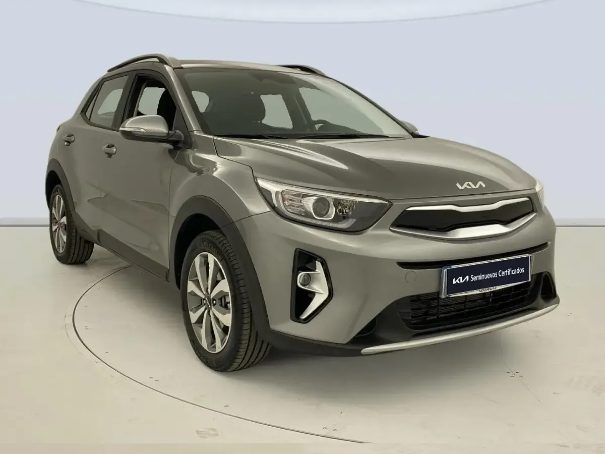 Nuevo Kia Stonic 101 CV (74 kW) 2025 Gris SUV