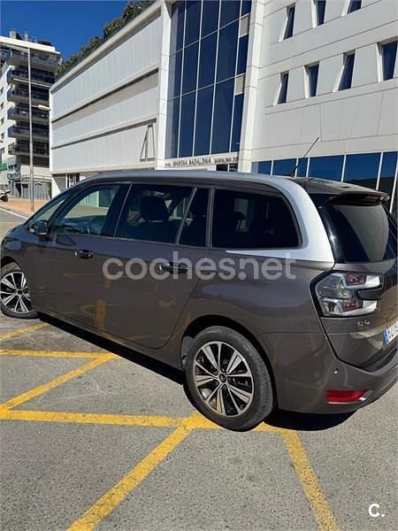 Usado Citroën Grand C4 Picasso Feel 120 CV (88 kW) 2018 Marrón Monovolumen