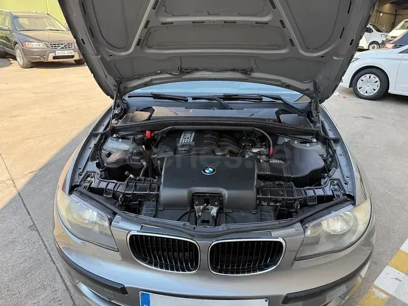 Usado BMW 116 122 CV (89 kW) 2009 Gris / plata Utilitario