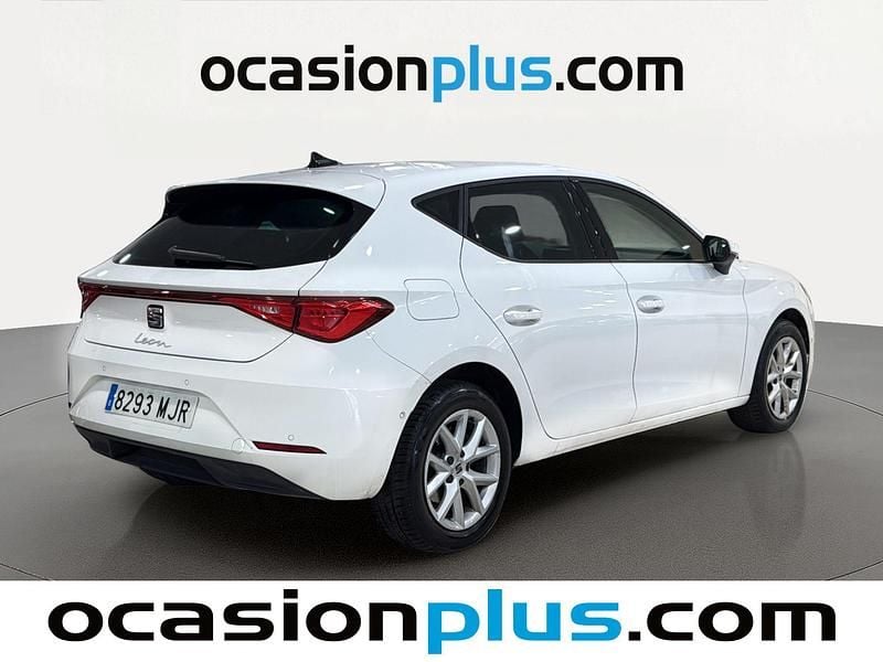 Usado Seat Leon Style 115 HP (84 kW) 2023 Branco Citadino