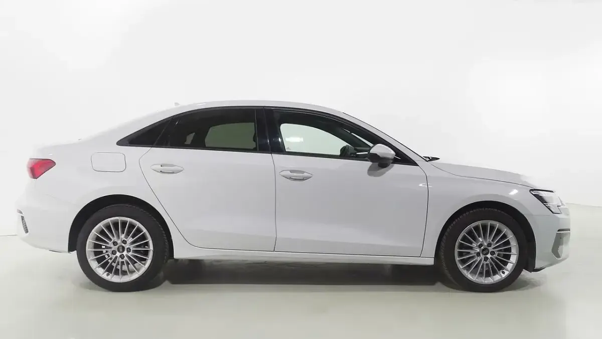Usado Audi A3 Advanced Plus 116 CV (85 kW) 2022 Blanco Berlina