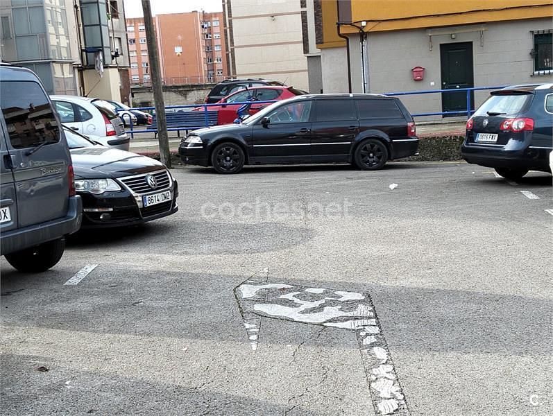 Usado VW Passat Trendline 115 CV (84 kW) 2001 Negro Familiar