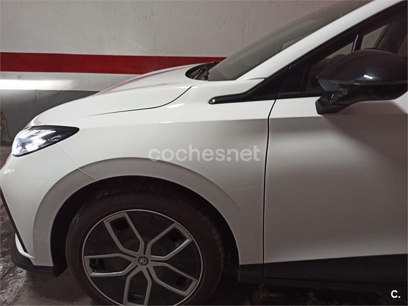 Usado MG MG4 EV Luxury 2024 Eléctrico Citadino