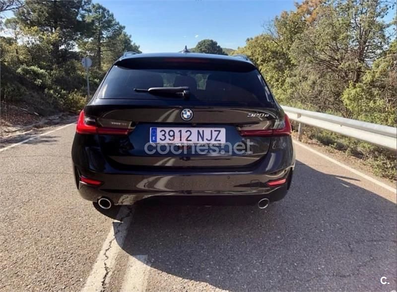 Usado BMW 320e Advantage 204 CV (150 kW) 2022 Negro Familiar