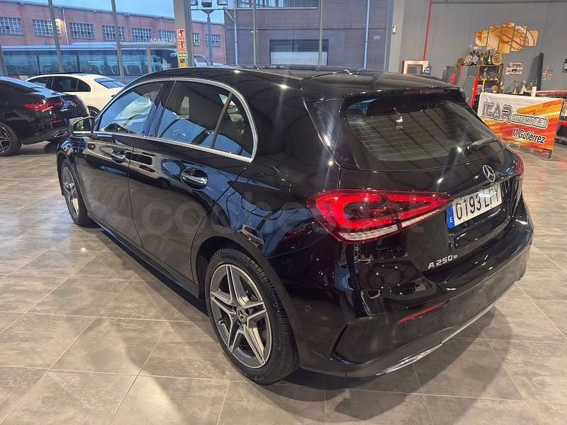 Usado Mercedes A250 218 CV (160 kW) 2021 Negro Berlina