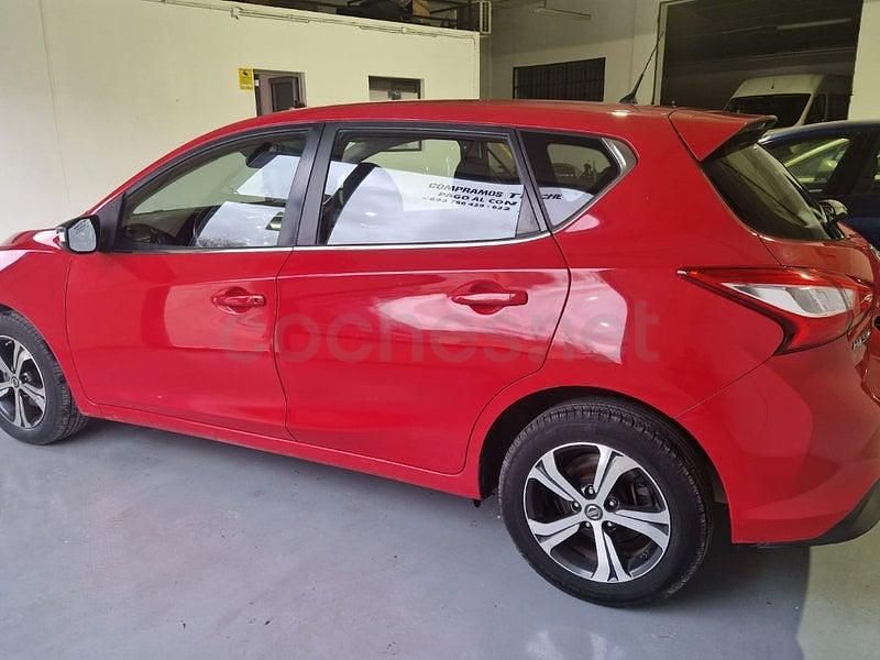 Usado Nissan Pulsar Acenta 110 CV (80 kW) 2015 Rojo Utilitario