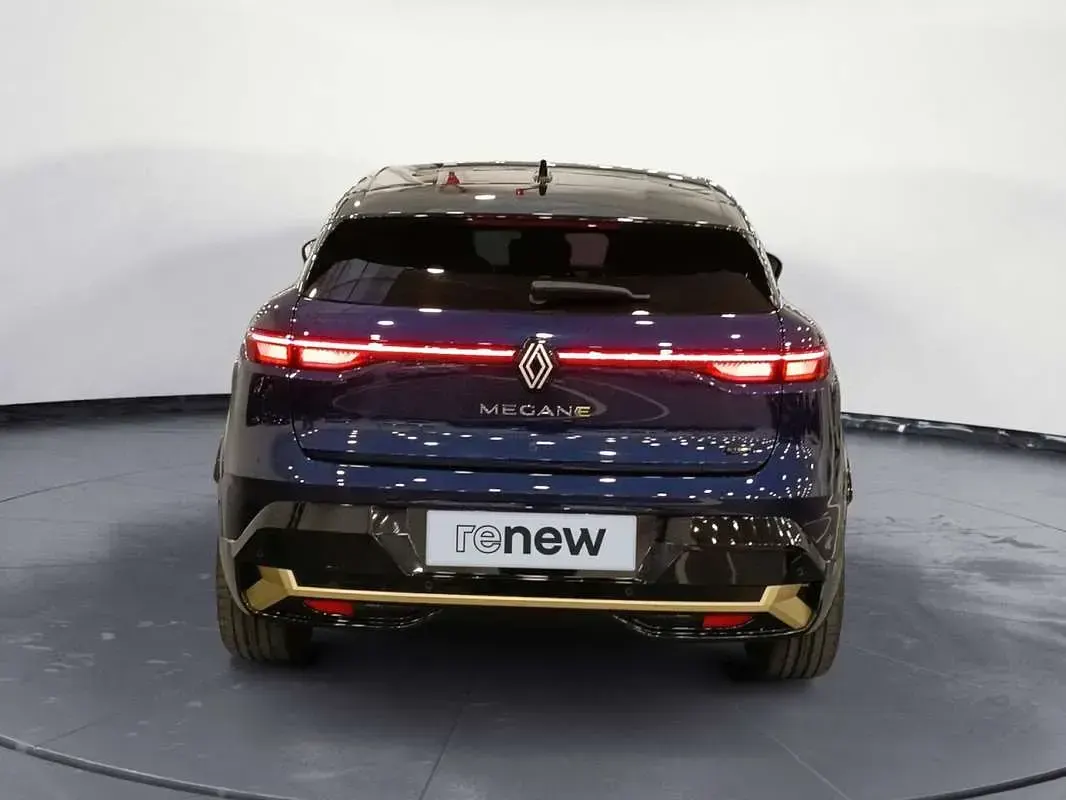 Usado Renault Megane E-Tech Iconic 160 kW (218 CV) 2024 Azul Berlina