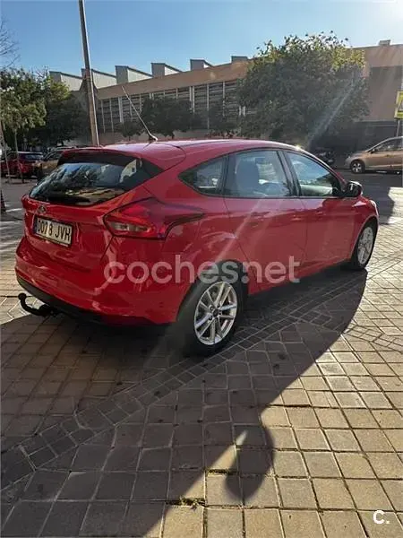 Usado Ford Focus Sport 120 CV (88 kW) 2016 Rojo Berlina