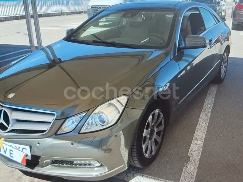 Gris / plata Usado 2012 Mercedes E350 Coupe | 14.980 € (Precio justo) - Imagen 1/4
