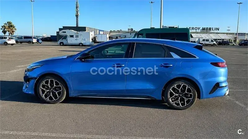 Usado Kia ProCeed GT-Line 160 CV (117 kW) 2023 Azul Familiar