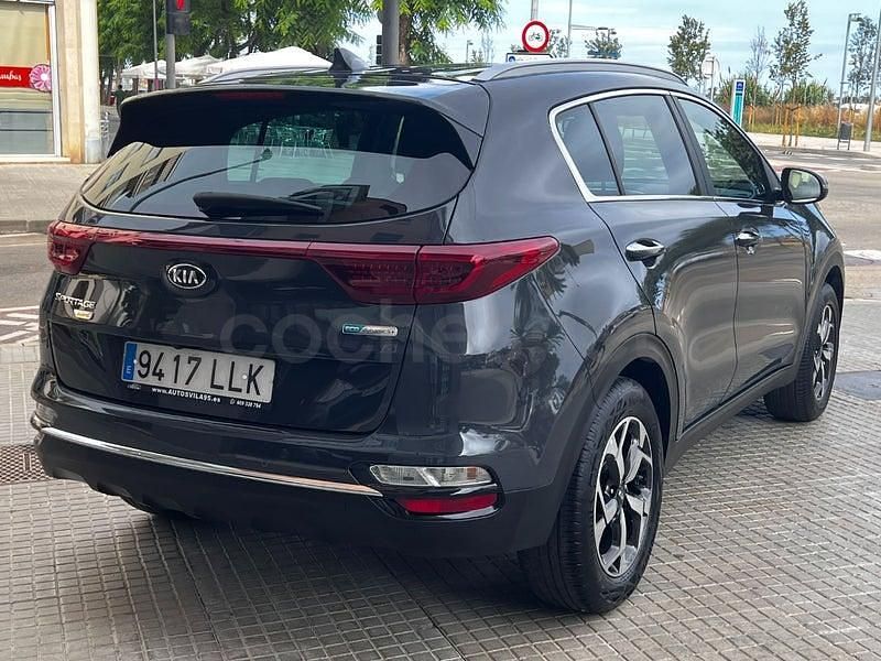 Usado Kia Sportage 136 CV (100 kW) 2020 Gris / plata SUV