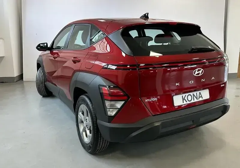 Usado Hyundai Kona 129 CV (94 kW) 2025 Granate SUV