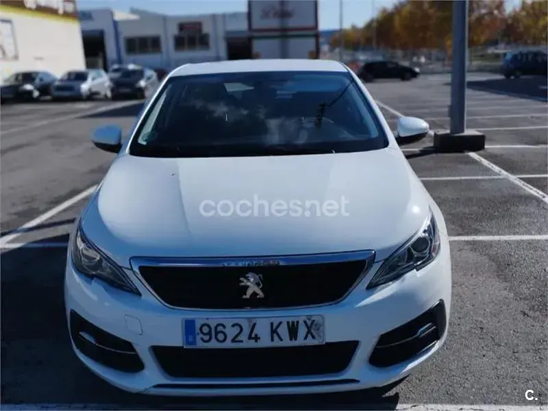 Usado Peugeot 308 Business-Line 100 CV (73 kW) 2019 Blanco Berlina