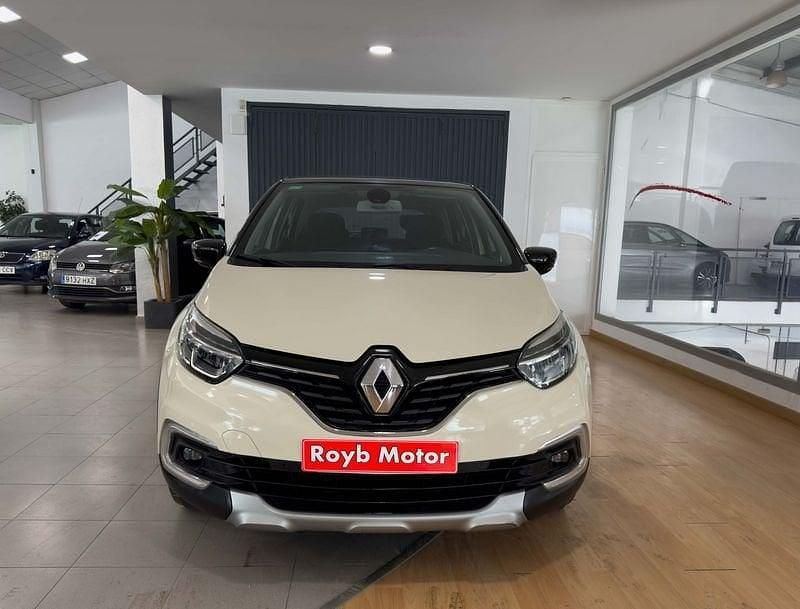 Usado Renault Captur Intens 120 CV (88 kW) 2017 Beige SUV