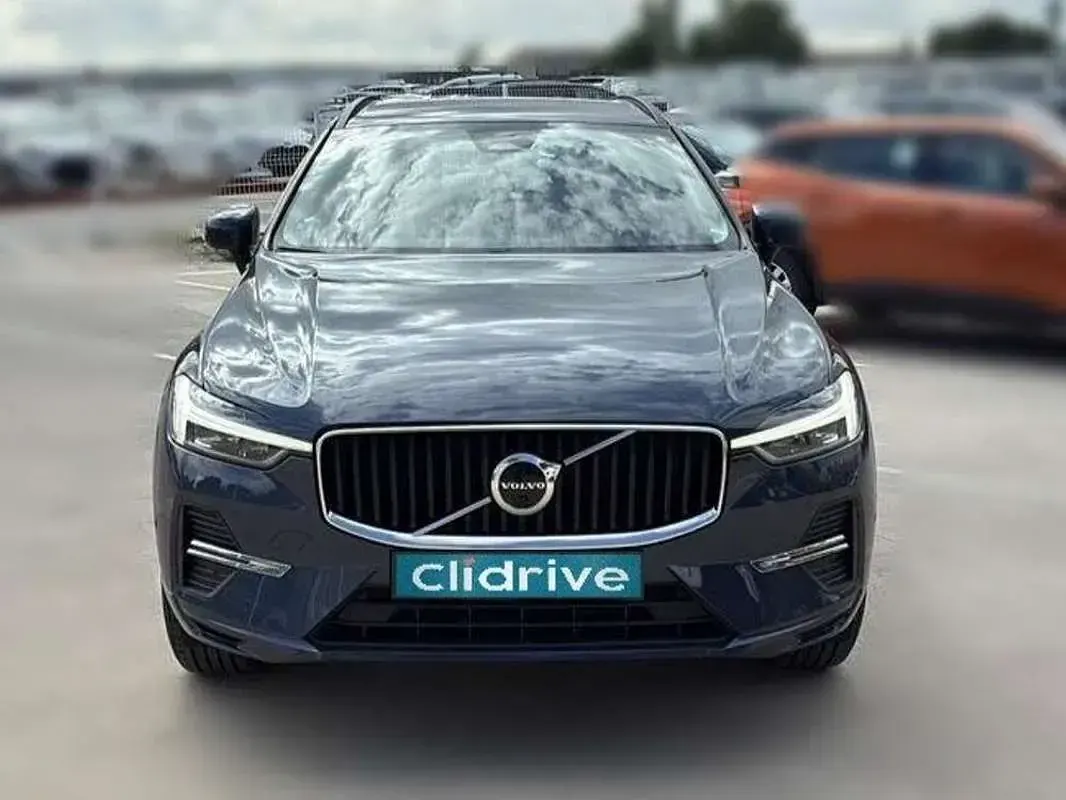 Usado Volvo XC60 Momentum 197 CV (144 kW) 2022 Azul SUV