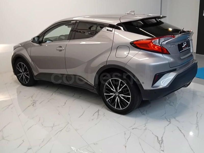 Usado Toyota C-HR Advance 122 CV (89 kW) 2018 Gris / plata SUV