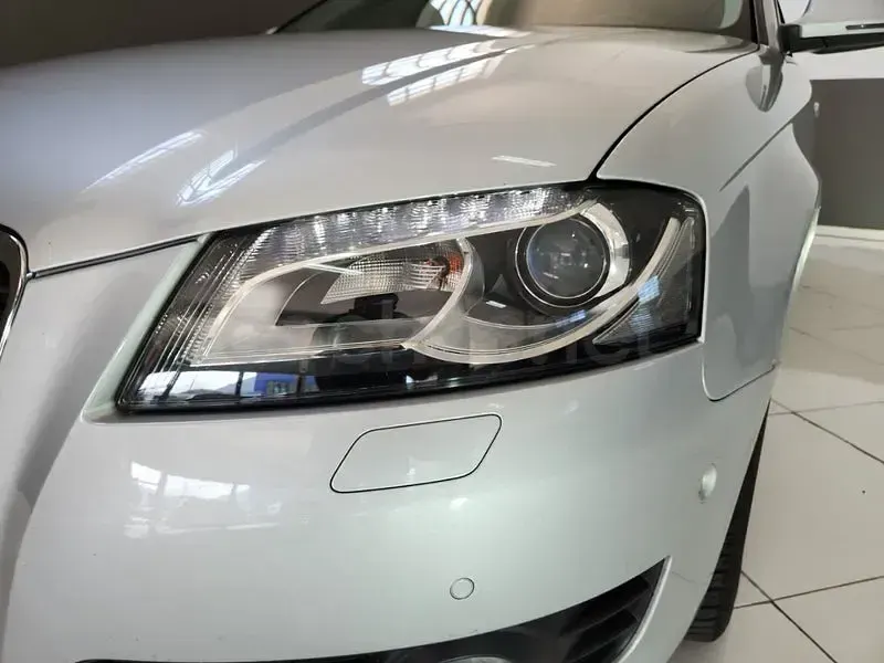 Usado Audi A3 Ambition 160 CV (117 kW) 2010 Gris / plata Utilitario
