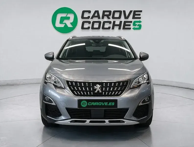 Usado Peugeot 3008 Allure 130 CV (95 kW) 2020 Gris / plata SUV